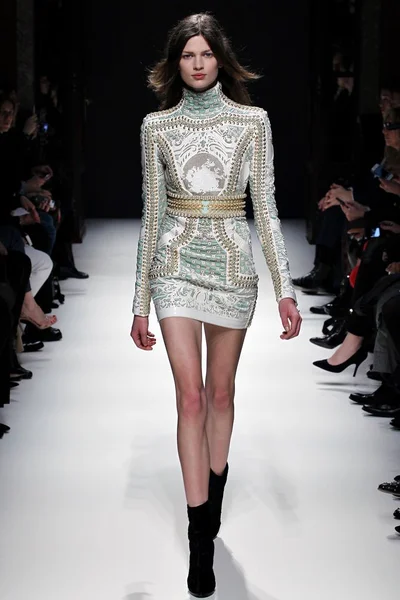 Look 11